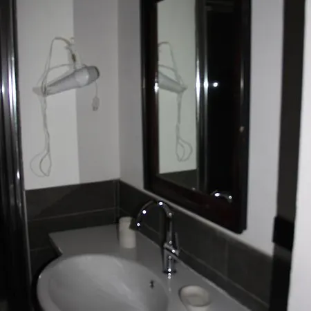 Oda ve Kahvaltı La Darsena